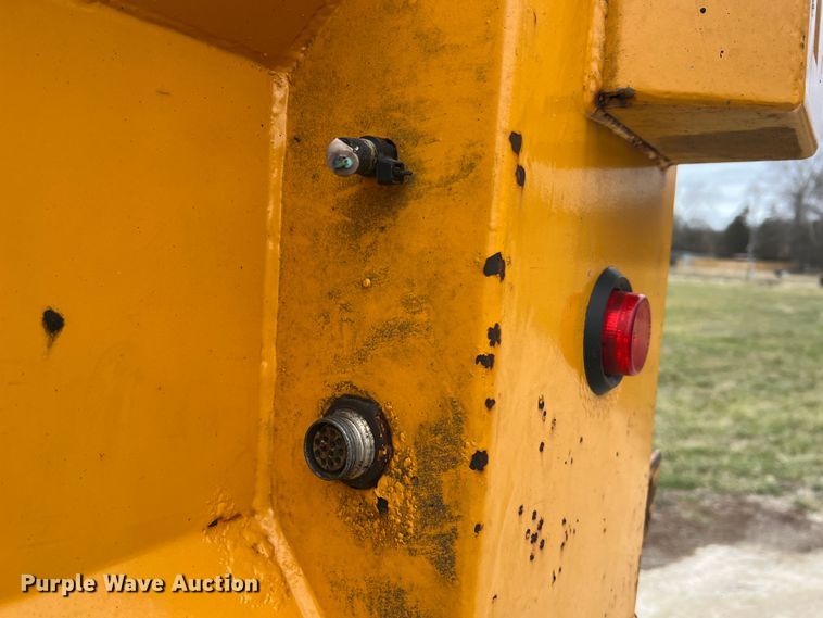 image for item JU9765 2006 International 7400  dump truck