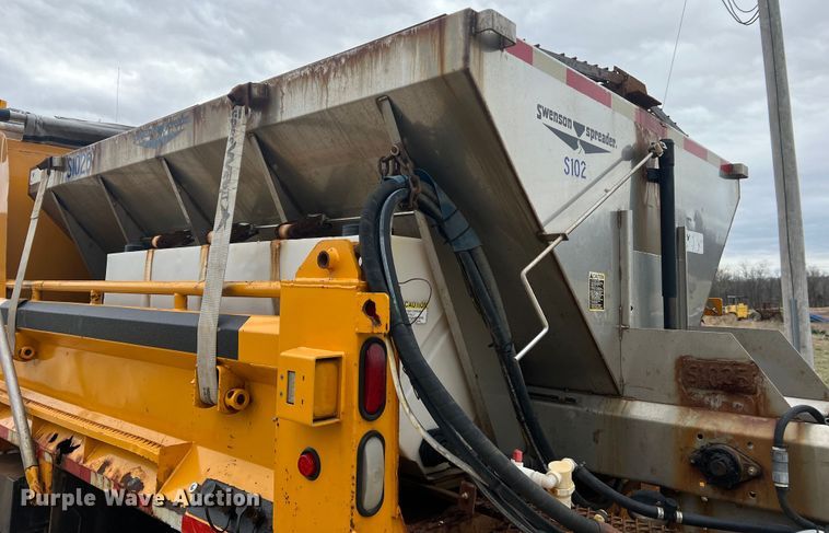 image for item JU9765 2006 International 7400  dump truck