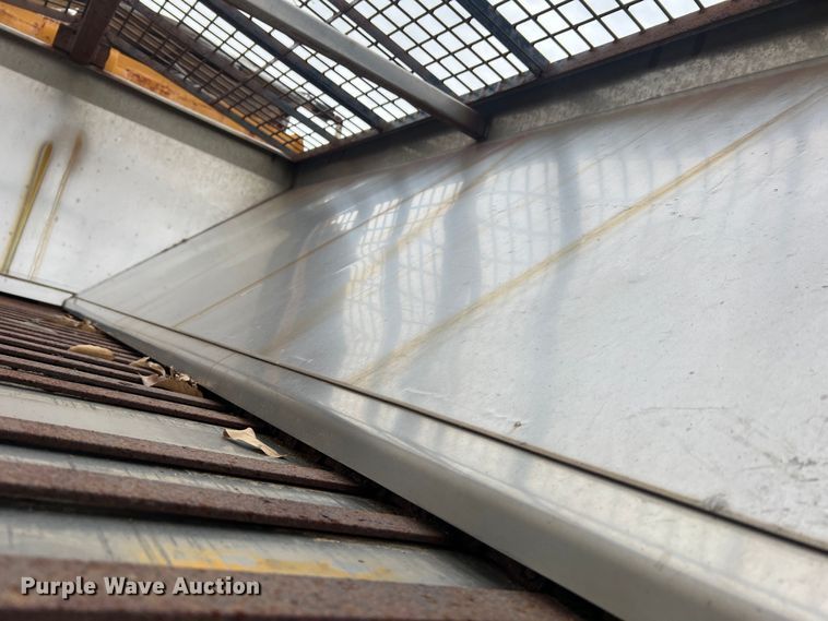 image for item JU9765 2006 International 7400  dump truck