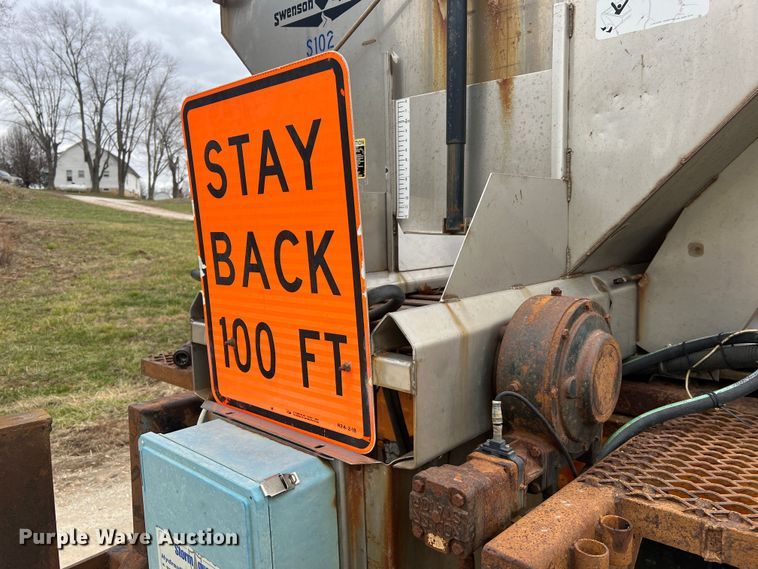 image for item JU9765 2006 International 7400  dump truck