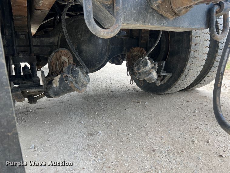 image for item JU9765 2006 International 7400  dump truck