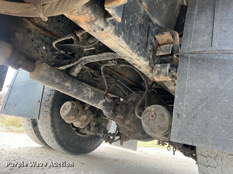 image for item JU9765 2006 International 7400  dump truck