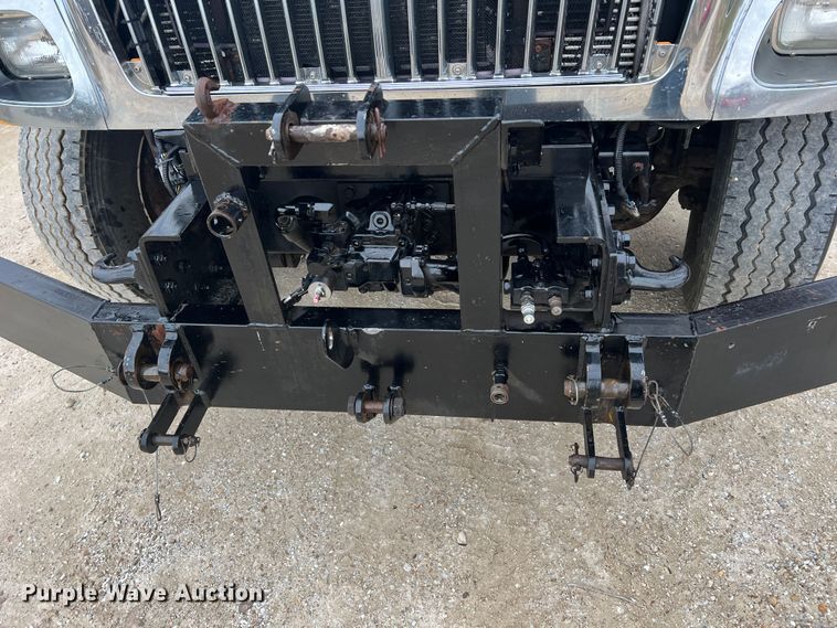 image for item JU9765 2006 International 7400  dump truck