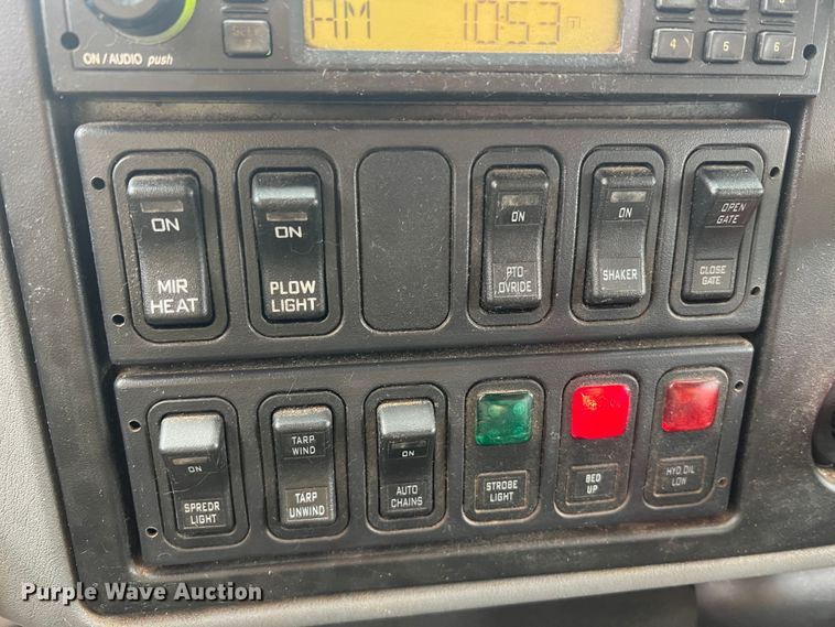 image for item JU9765 2006 International 7400  dump truck