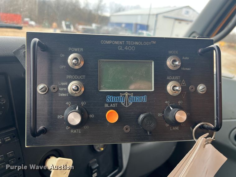 image for item JU9765 2006 International 7400  dump truck