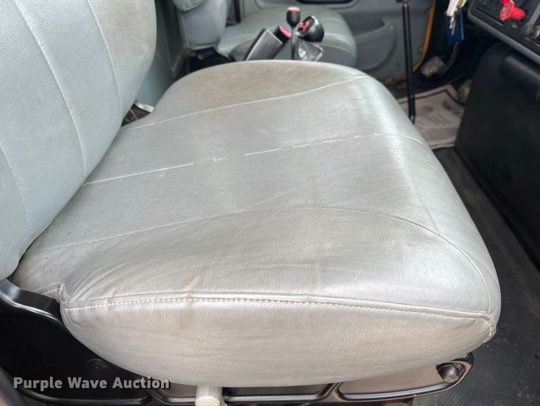 image for item JU9765 2006 International 7400  dump truck