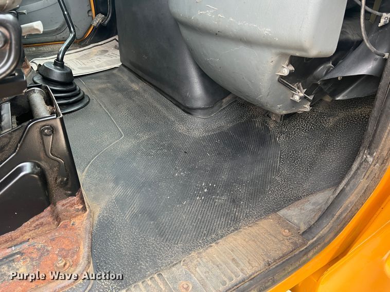 image for item JU9765 2006 International 7400  dump truck