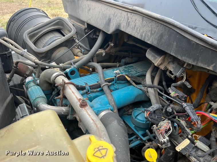 image for item JU9765 2006 International 7400  dump truck