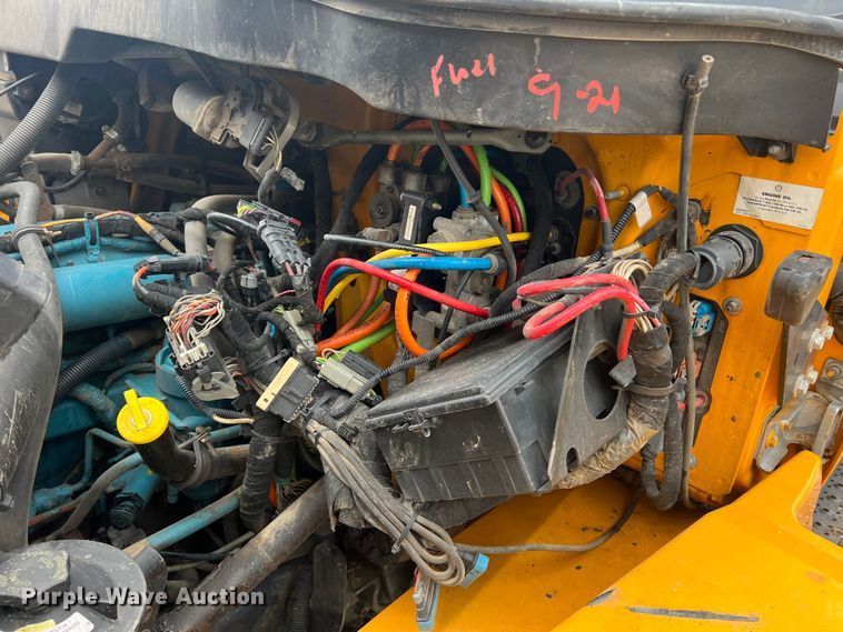 image for item JU9765 2006 International 7400  dump truck