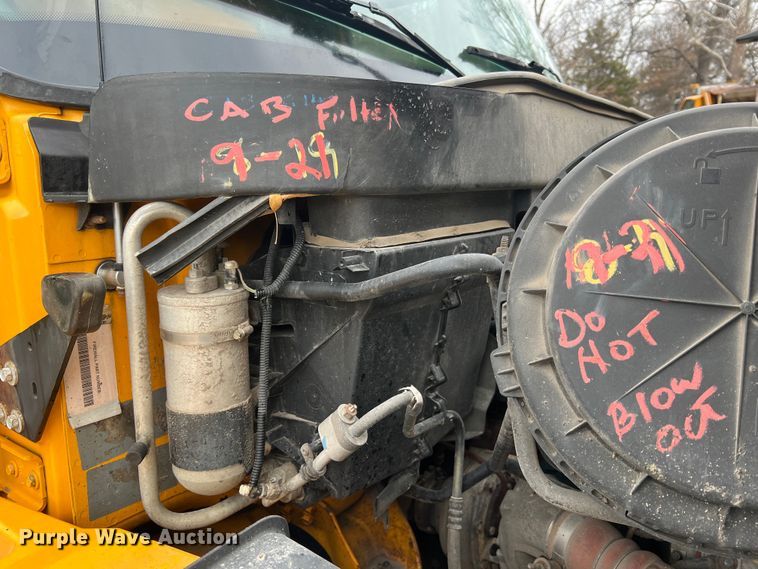 image for item JU9765 2006 International 7400  dump truck