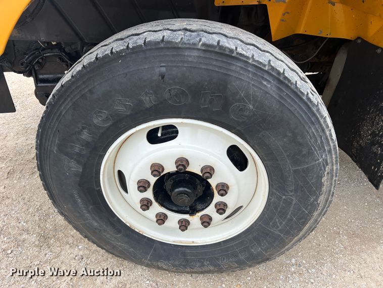 image for item JU9765 2006 International 7400  dump truck