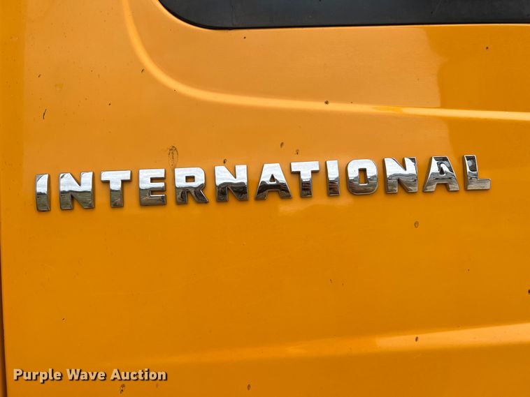 image for item JU9765 2006 International 7400  dump truck