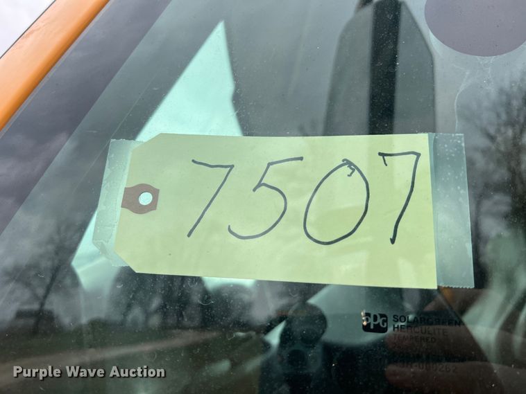 image for item JU9765 2006 International 7400  dump truck