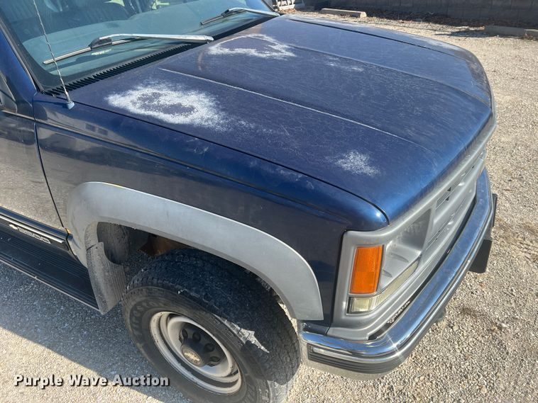 image for item JU9793 1999 Chevrolet Suburban K2500  SUV