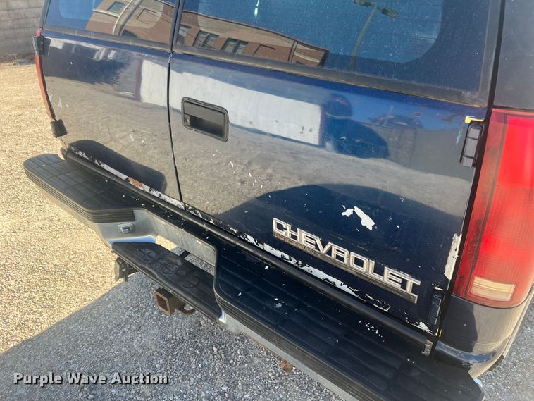 image for item JU9793 1999 Chevrolet Suburban K2500  SUV