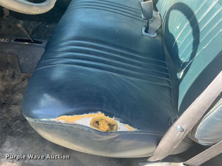 image for item JU9793 1999 Chevrolet Suburban K2500  SUV