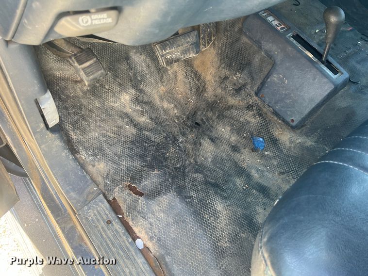 image for item JU9793 1999 Chevrolet Suburban K2500  SUV