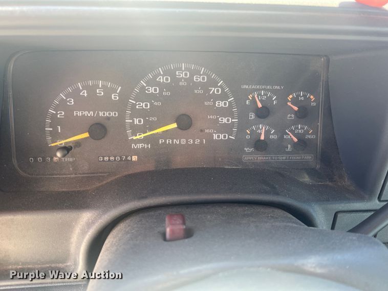 image for item JU9793 1999 Chevrolet Suburban K2500  SUV