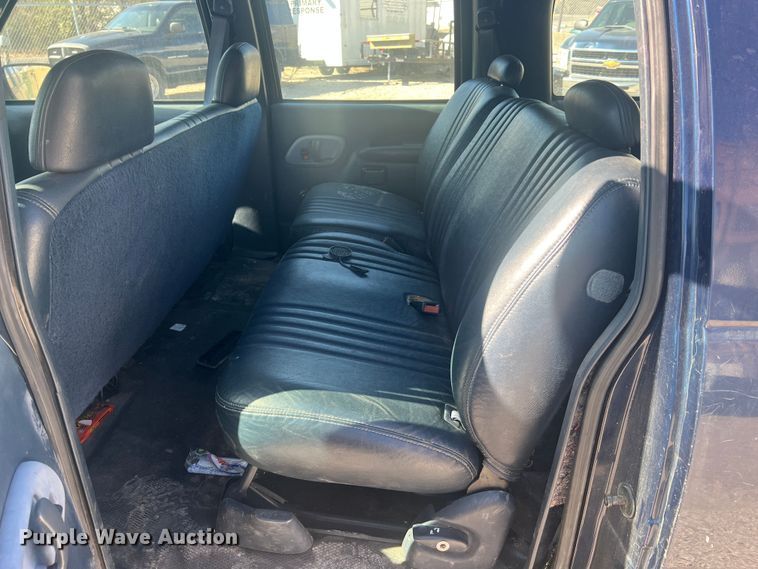 image for item JU9793 1999 Chevrolet Suburban K2500  SUV