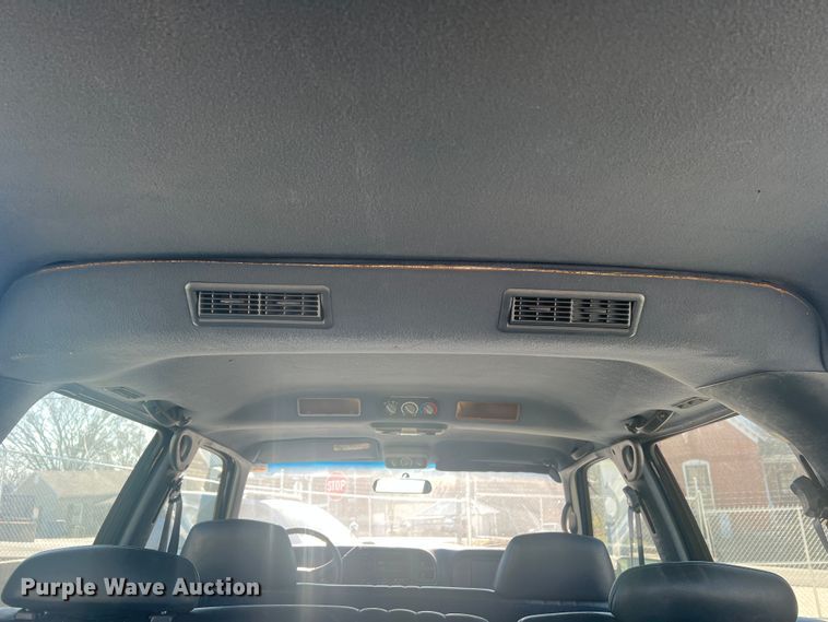 image for item JU9793 1999 Chevrolet Suburban K2500  SUV