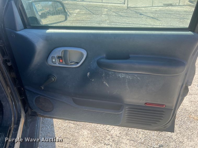 image for item JU9793 1999 Chevrolet Suburban K2500  SUV