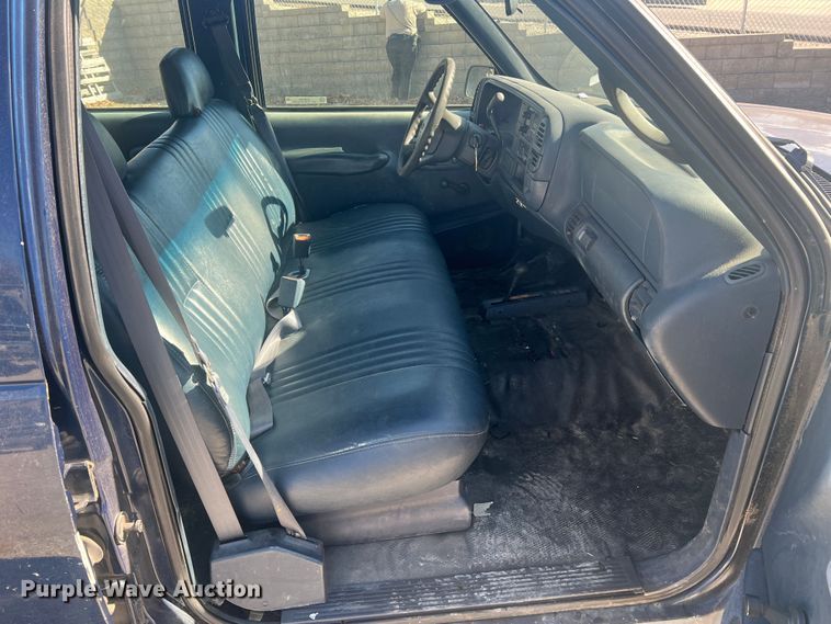 image for item JU9793 1999 Chevrolet Suburban K2500  SUV