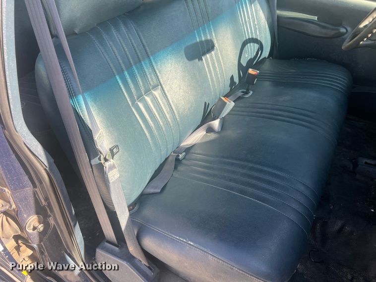 image for item JU9793 1999 Chevrolet Suburban K2500  SUV