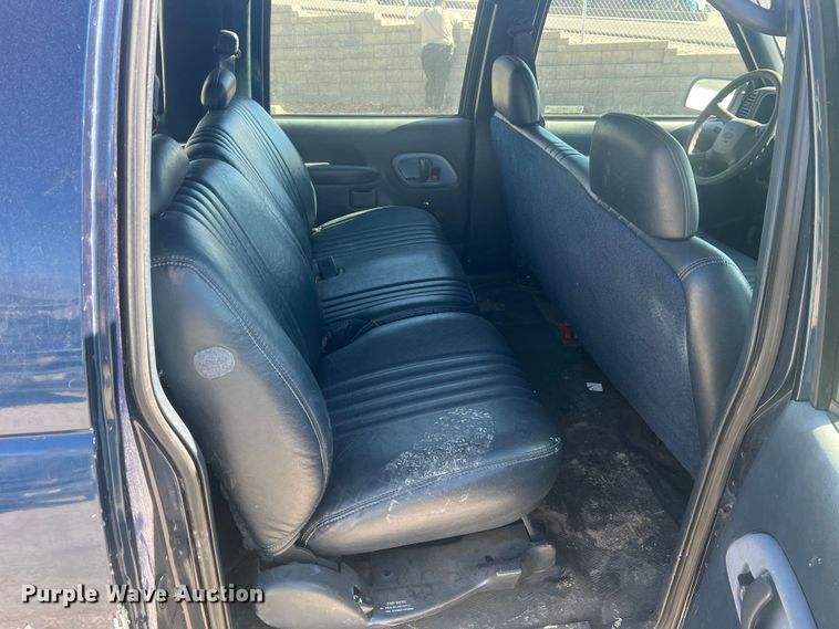 image for item JU9793 1999 Chevrolet Suburban K2500  SUV