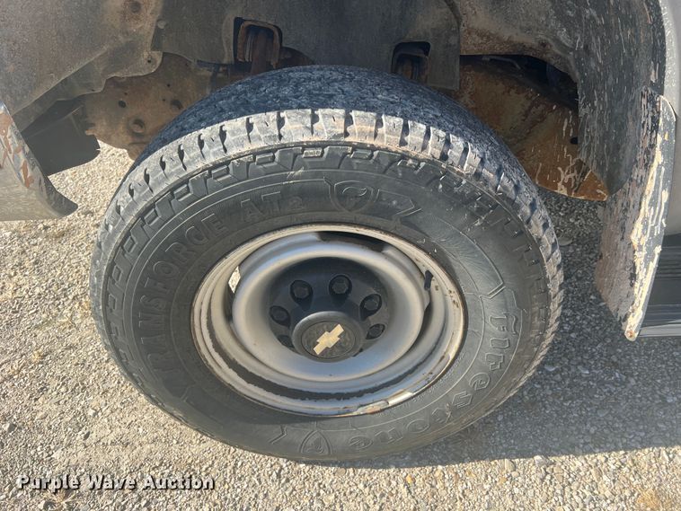 image for item JU9793 1999 Chevrolet Suburban K2500  SUV