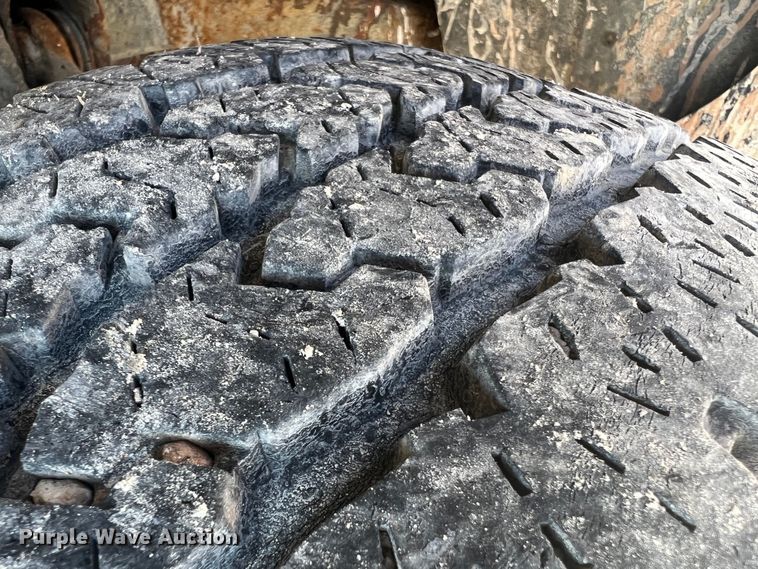 image for item JU9793 1999 Chevrolet Suburban K2500  SUV