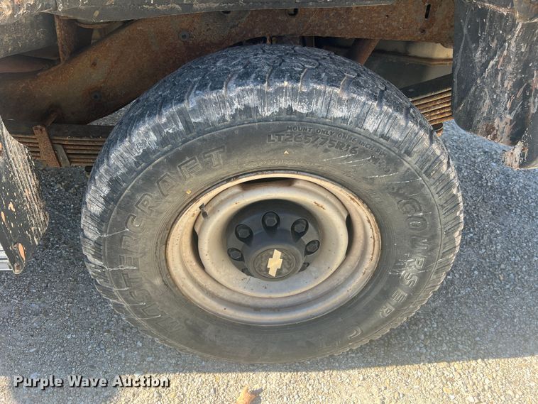 image for item JU9793 1999 Chevrolet Suburban K2500  SUV