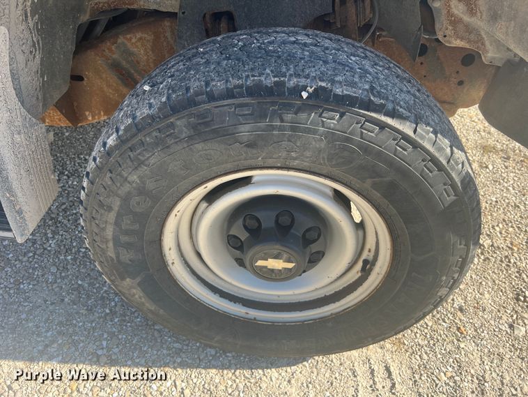 image for item JU9793 1999 Chevrolet Suburban K2500  SUV