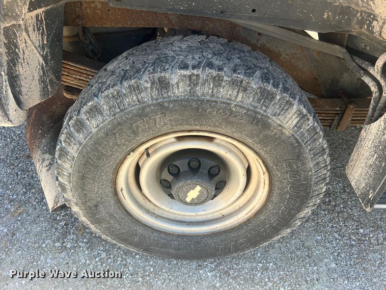 image for item JU9793 1999 Chevrolet Suburban K2500  SUV