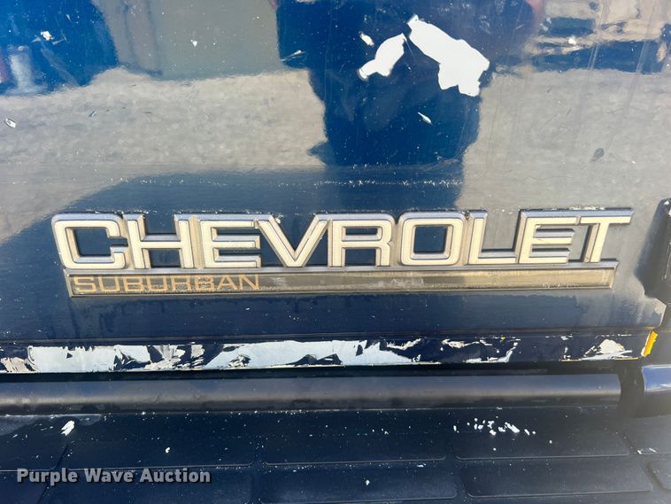 image for item JU9793 1999 Chevrolet Suburban K2500  SUV