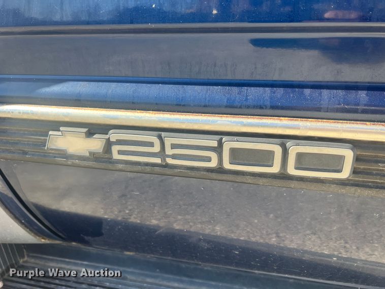 image for item JU9793 1999 Chevrolet Suburban K2500  SUV