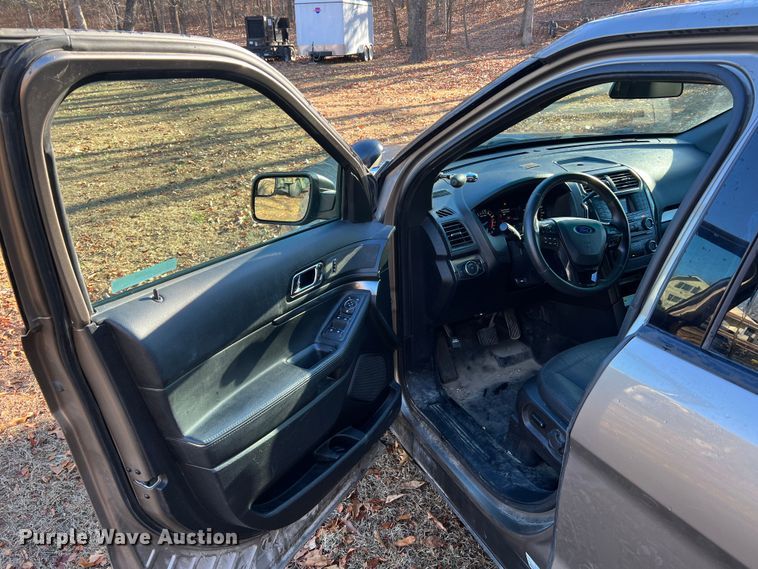 image for item JU9796 2017 Ford Explorer Police Interceptor  SUV