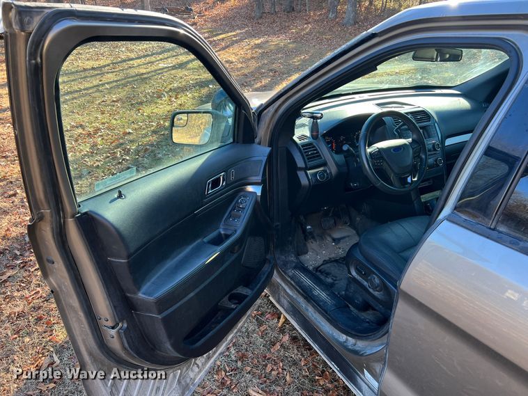 image for item JU9797 2017 Ford Explorer Police Interceptor  SUV