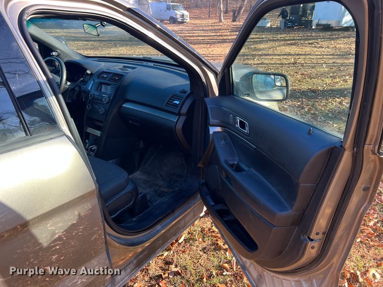 image for item JU9797 2017 Ford Explorer Police Interceptor  SUV