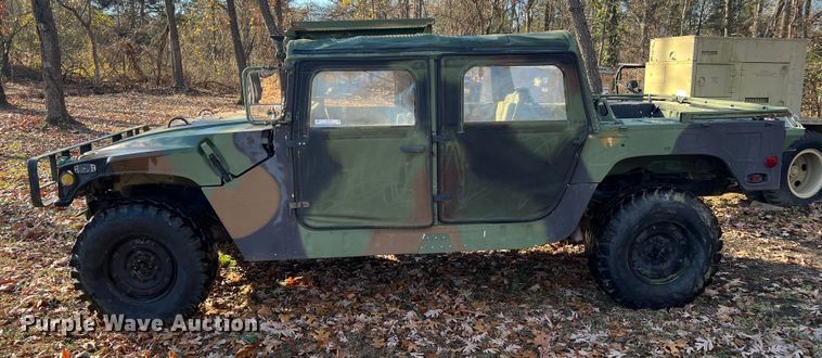 image for item JU9798 Am General M998 HMMWV  SUV