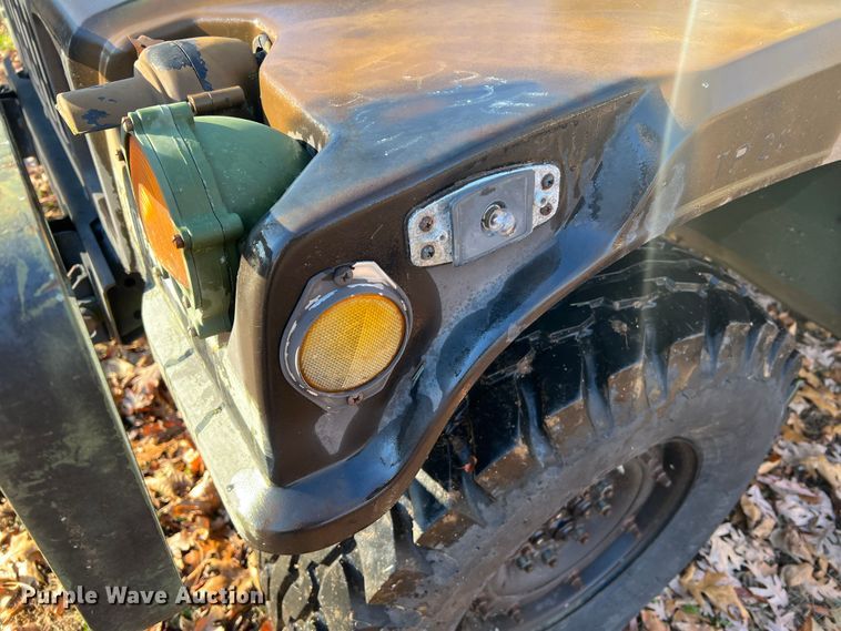 image for item JU9798 Am General M998 HMMWV  SUV