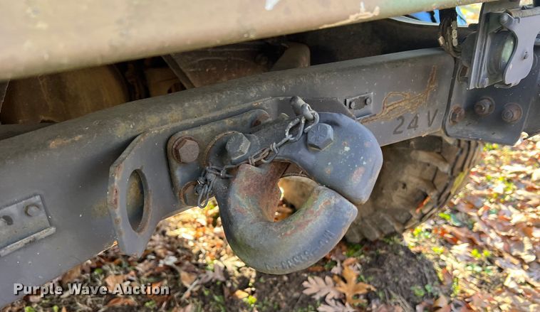 image for item JU9798 Am General M998 HMMWV  SUV