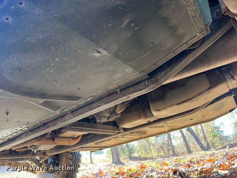 image for item JU9798 Am General M998 HMMWV  SUV