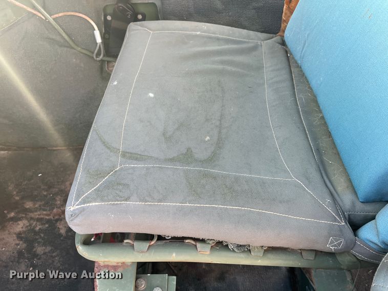 image for item JU9798 Am General M998 HMMWV  SUV