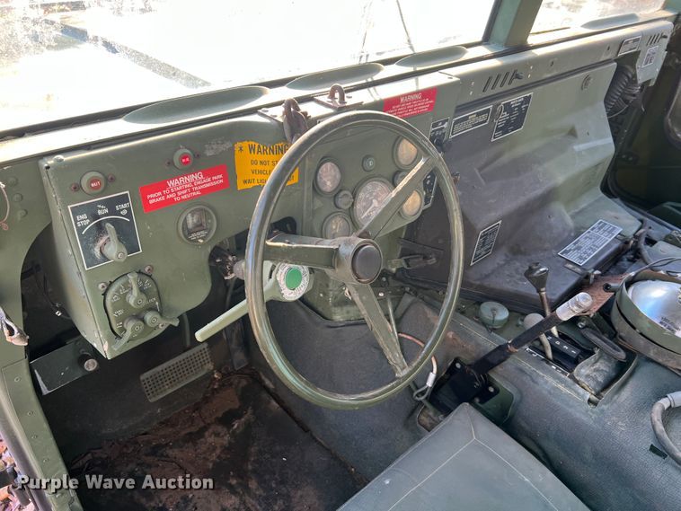 image for item JU9798 Am General M998 HMMWV  SUV