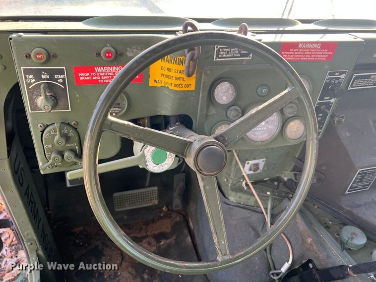 image for item JU9798 Am General M998 HMMWV  SUV