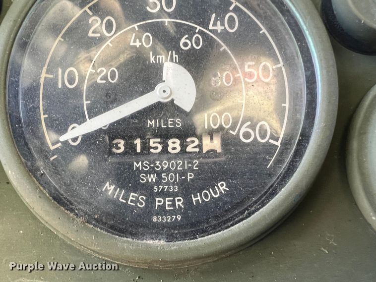 image for item JU9798 Am General M998 HMMWV  SUV