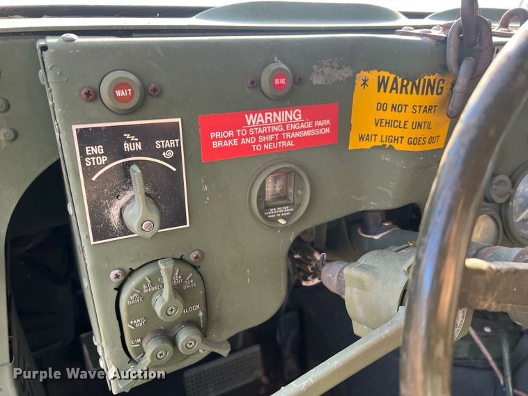 image for item JU9798 Am General M998 HMMWV  SUV