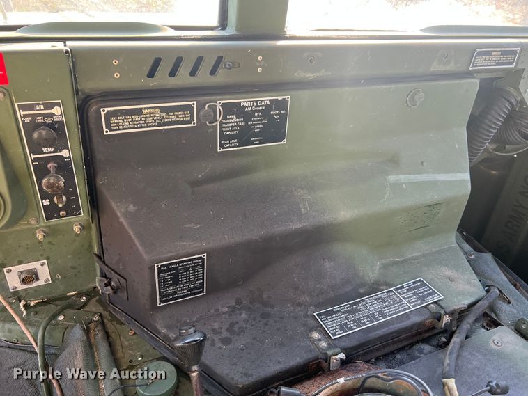 image for item JU9798 Am General M998 HMMWV  SUV