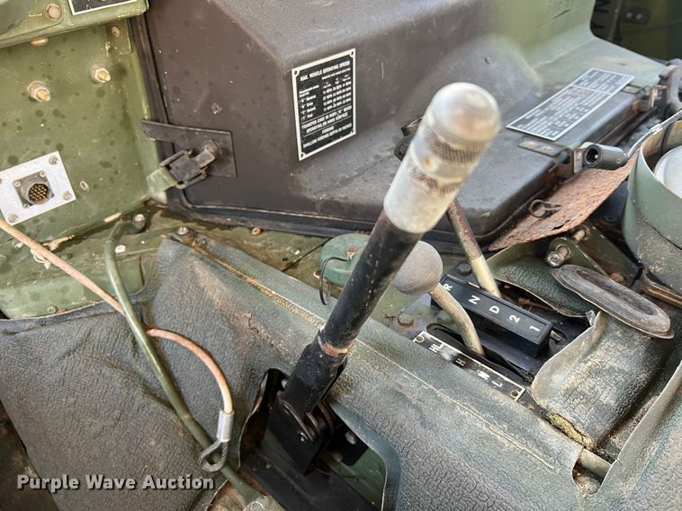 image for item JU9798 Am General M998 HMMWV  SUV