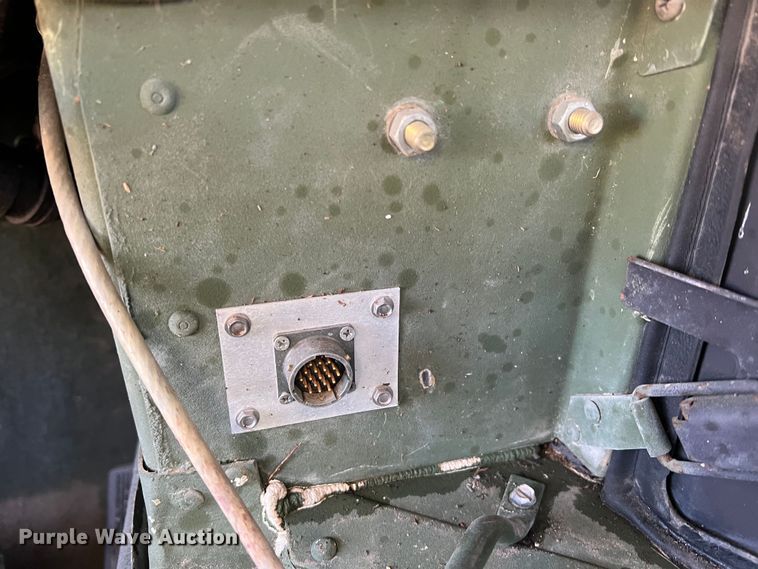 image for item JU9798 Am General M998 HMMWV  SUV